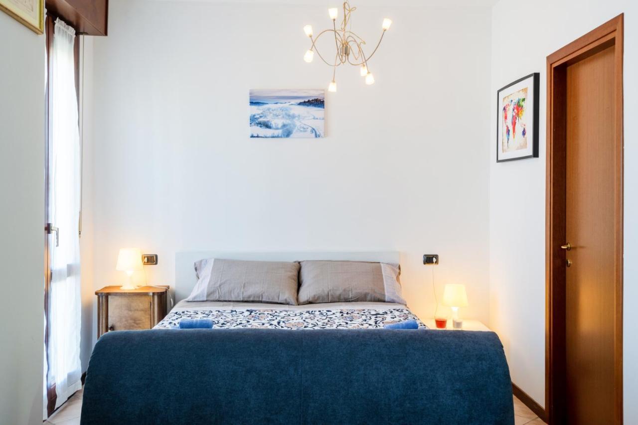 Parma Fiere Studio Con Parcheggio E Balconeアパートメント エクステリア 写真