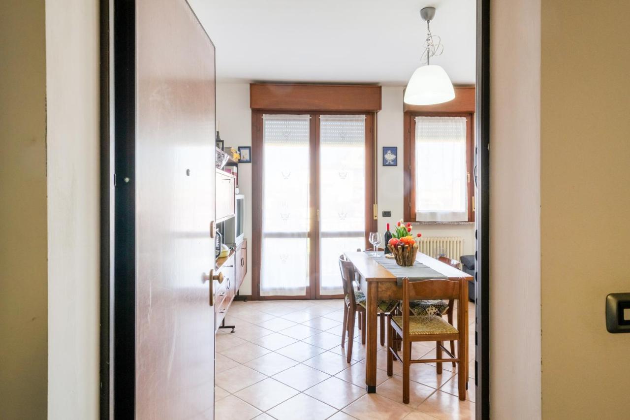 Parma Fiere Studio Con Parcheggio E Balconeアパートメント エクステリア 写真